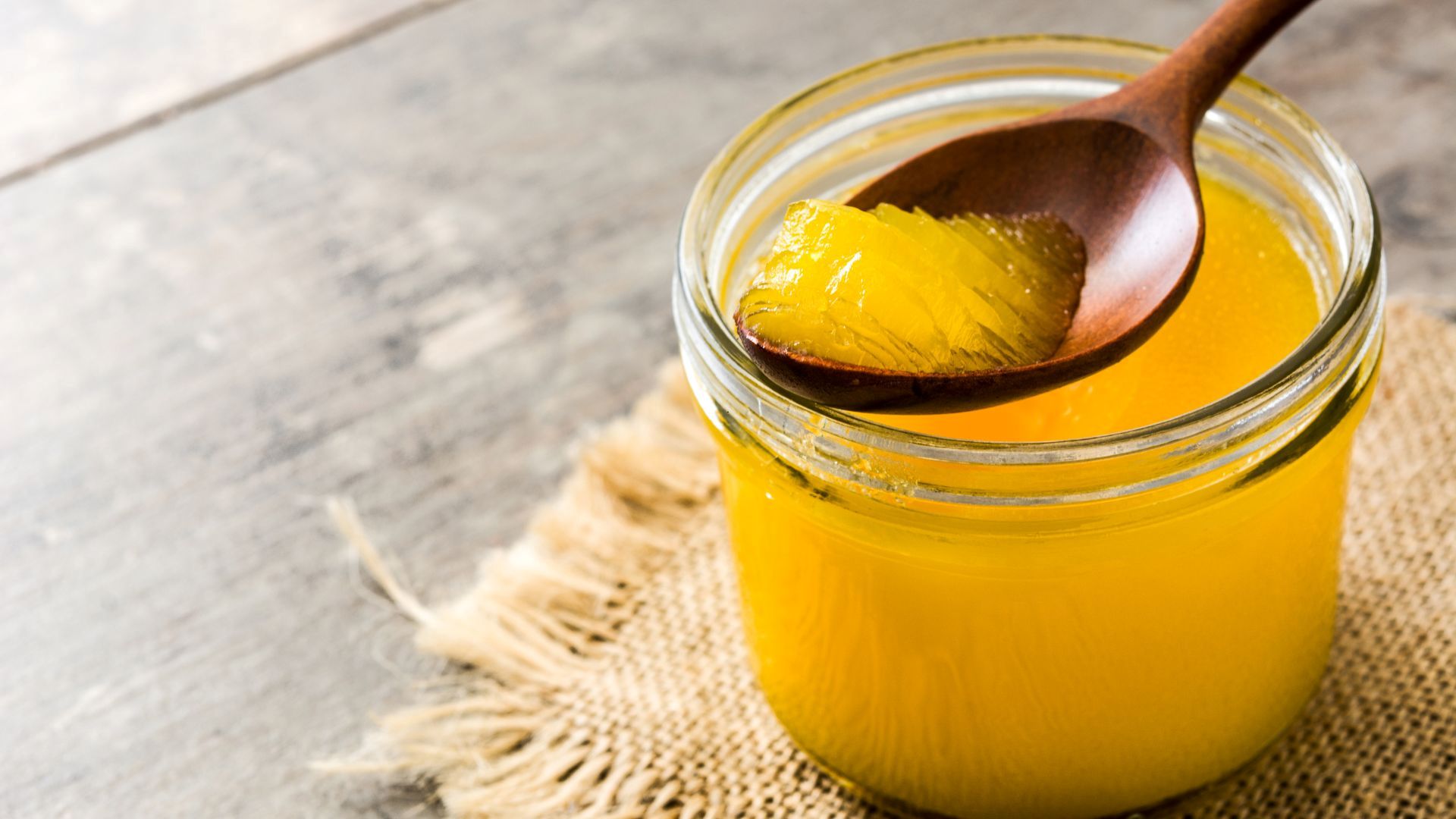 Ghee im Ayurveda: Wirkung, Anwendung und worauf du beim Kauf achten solltest